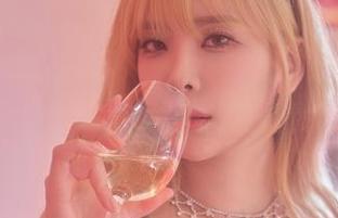 Dami(퀸다미)的美图新作：在圣诞雪夜，把锦礼穿得好好看！