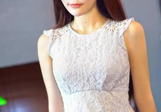 Feilin嗲囡囡 – 图包里的陈雅漫VICKY内衣：美丽与性感的低语，你敢靠近吗？