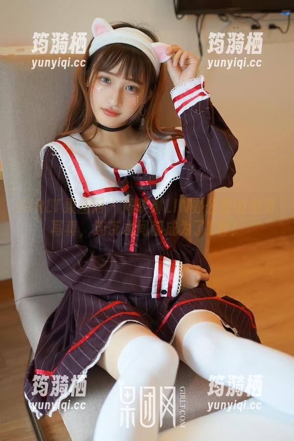 GIRLT果团网 - 周琰琳LIN办公室的免费写真，连茶水间都成为了T台！