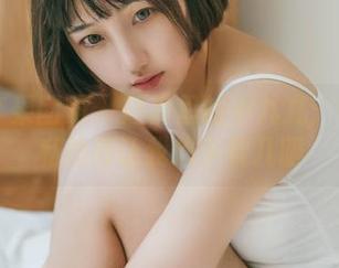 GIRLT果团网 – 短裤里的小九九：每一张私拍都让我想多看几眼