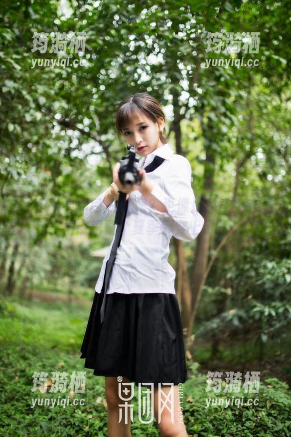 GIRLT果团网 - 红裙？更像是尹意纯在私拍中把整个夏季都穿上了！