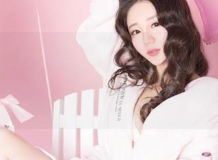 GIRLT果团网 – 看王语纯的纯白写真，简直眼前一亮，当然，也可能是我太久没见过这么“纯”的东西了…