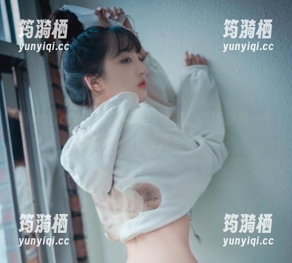 当HaNari(하나리)穿上连体衣，COS的每一个瞬间都是个惊喜合集～