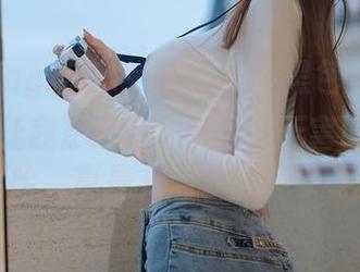 HuaYang花漾 – “宋KiKi黑色”写真，这套图让我想起了那些看似无害的黑色…哈哈，真是充满了各种可能。