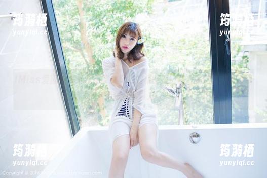 IMiss爱蜜社 - 看这组修女风格的杨紫嫣，图片里的眼神简直带有超强吸引力。