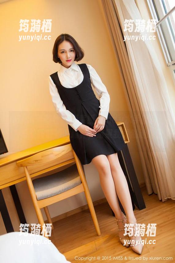 IMiss爱蜜社 - 杨紫嫣candy水手服写真，勇敢跟随她的眼神，结果我竟然迷路了。