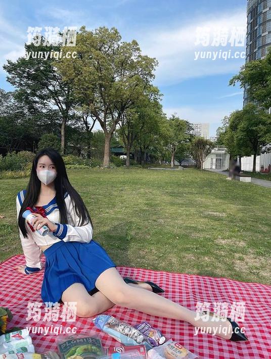 微密圈 - 当女王降临：July芝岚的写真作品背后那些让人浮想联翩的细节。