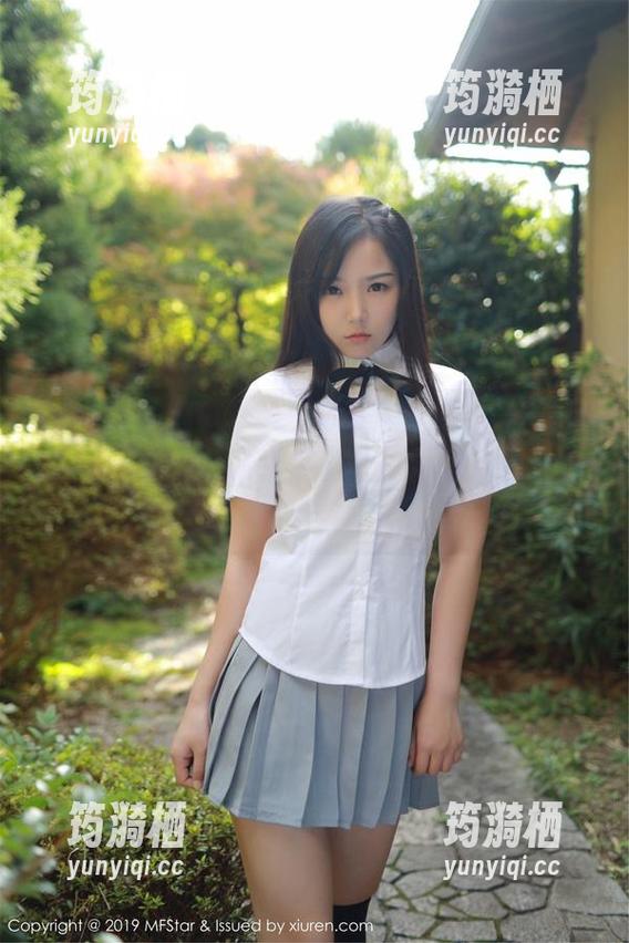 MFStar模范学院 - 小奶瓶呜呜：让娇柔欲滴的新软妹子圈粉无数，精选热图等你来戳！