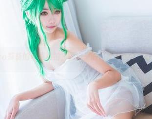 Momoko葵葵的和服私拍，图包里的调皮跟我说‘再看看’！