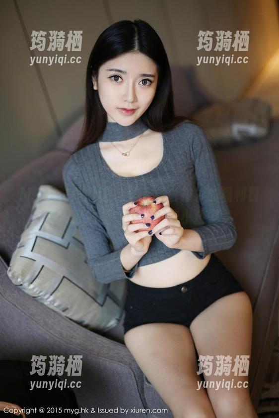 MyGirl美媛馆 - 李七喜白衬衫的福利日常，原图里的优雅有点小狡黠。