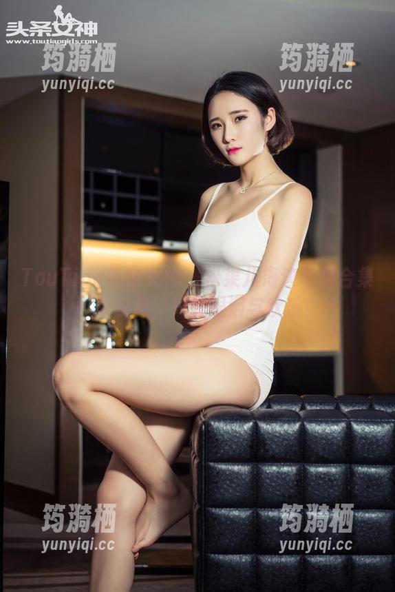 TouTiao头条女神 - 松果儿海边写真合集！不收费，只有眼泪与欢乐！