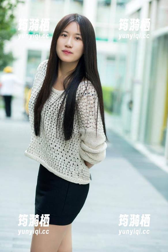 TuiGirl推女郎 - 灰丝照片，李七喜说，生活不只有黑白，偶尔加点灰色调嘛。