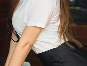 UGirls尤果网 – 精选孟狐狸豹纹：我都不知道该更关注她还是豹纹了…
