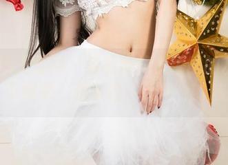 UGirls尤果网 – 谁能拒绝小潘鼠的灰丝套图？下载来，看看这‘无声’的魅力！