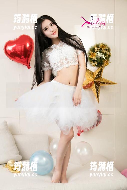 UGirls尤果网 - 谁能拒绝小潘鼠的灰丝套图？下载来，看看这‘无声’的魅力！