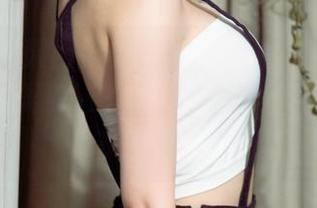 UGirls尤果网 – 游子熙黑丝私拍：这是在画风突变吗，还是我眼花了？美图中的她真是个谜。