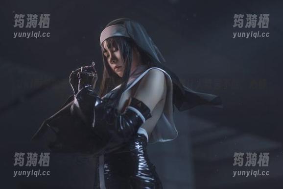 Uki雨季的蕾丝真的很有魔力，图片越看越让人欲罢不能，心情也跟着飘