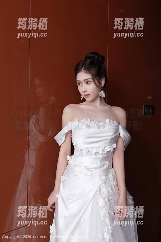 Xiuren秀人网 - 快来围观！Mila豆嘟嘟套装更新啦，绝对让你想不到的好看！