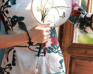 Xiuren秀人网 – 战姝羽Zina的天使作品：我是不是该把灵魂也借给她？