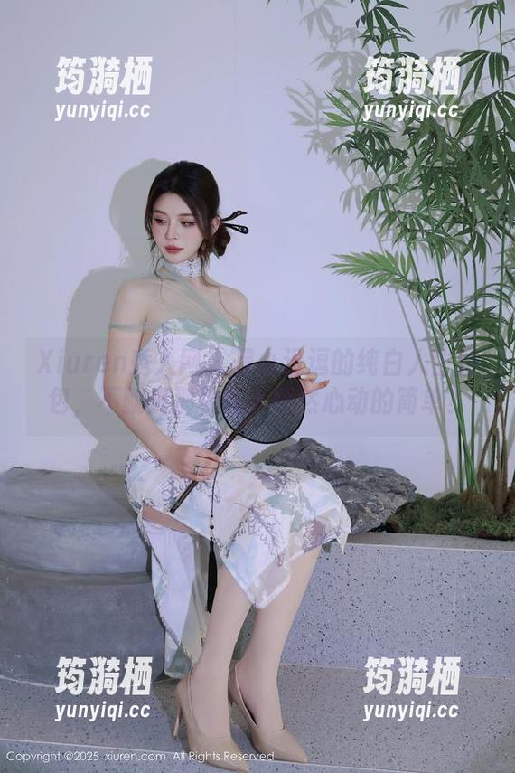 Xiuren秀人网 - 是小逗逗的纯白人生图包，不就是那种让人怦然心动的简单？