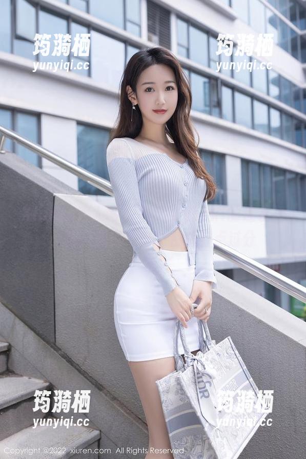 Xiuren秀人网 - 林文文yooki的连衣裙：我只想说，这个视角有点过分