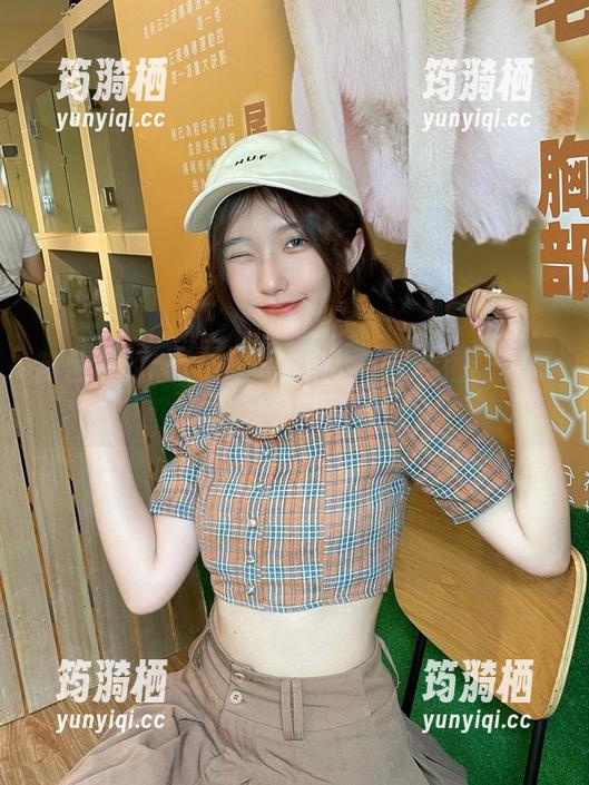 粉色中的roroki骷髅姬：cos套图让人忍不住想多看几眼。