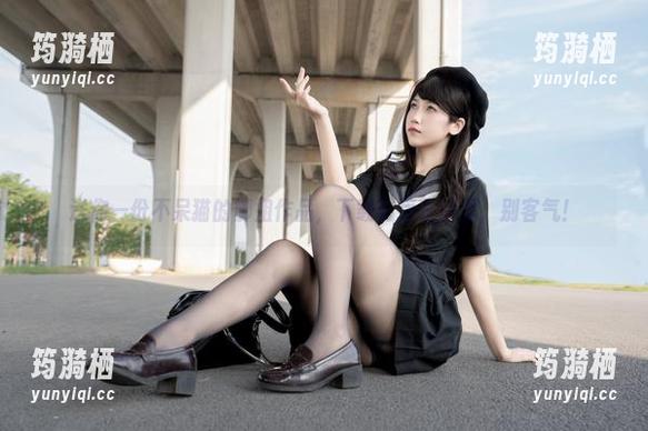 送你一份不呆猫的御姐作品，下载链接在这里，别客气！