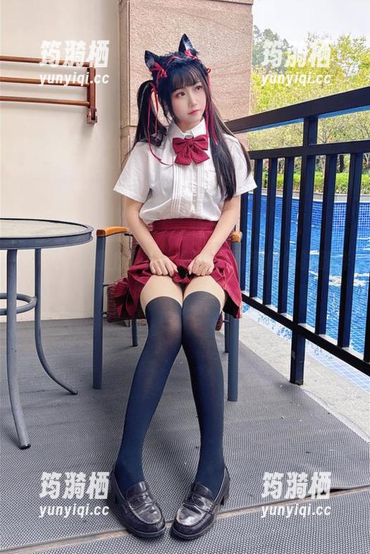 当不呆猫遇上巫女：免费原图带你体验别样的灵性风格！