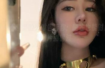 微密圈 – 不爱笑的赛琳告诉你：睡衣也能时尚！更新图片别错过