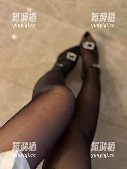 微密圈 - 作品先行！不爱笑的赛琳的5.20付费精选，保证让你的‘钱包痛’感和内容惊艳感同步升级！