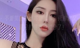 微密圈 – 不爱笑的赛琳高清写真，死库水又一波强袭，夏日热情有点过分了！