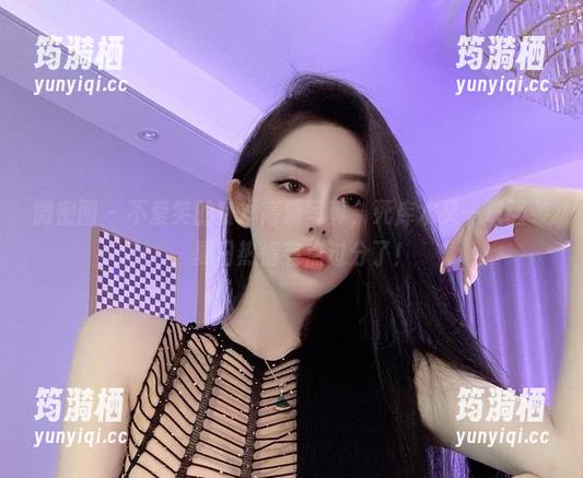 微密圈 - 不爱笑的赛琳高清写真，死库水又一波强袭，夏日热情有点过分了！