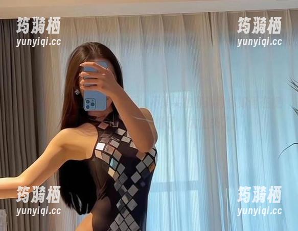 不爱笑的赛琳 微密圈 - 私拍也能这么玩,不爱笑的赛琳教你如何在视觉刺激中寻找乐趣,惨了,太上头了!