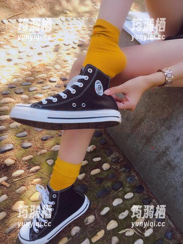 微密圈 - 幽默与美的结合，高清图片里的丝月神与她的裤里丝，谁能拒绝？
