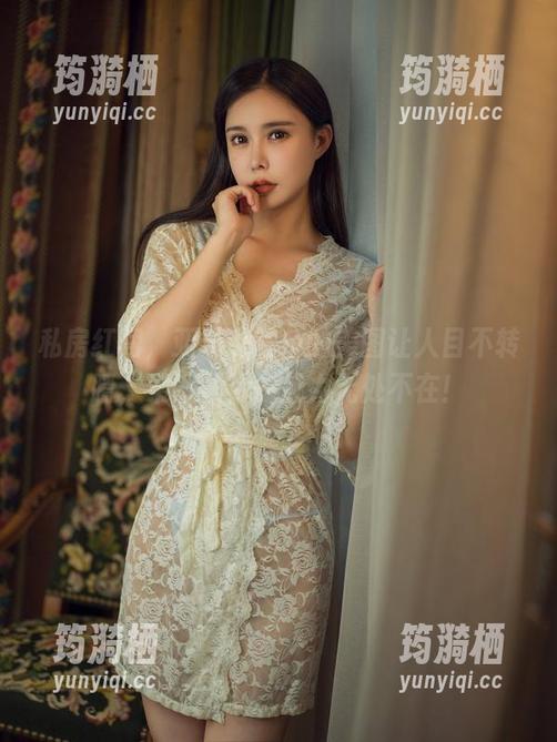 私房红裙，亚马逊鲶鱼的美图让人目不转睛，果然模特的魅力无处不在！