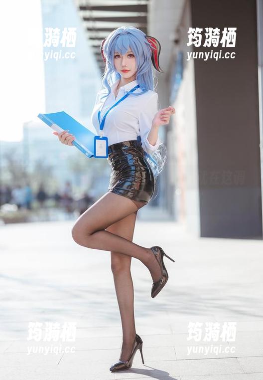 用私拍征服校园：仙女月，幸福就在这调皮的镜头里！