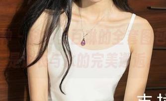 克拉女神 – 泳池里百琳的全套图包，真的是泳衣与水的完美邂逅。