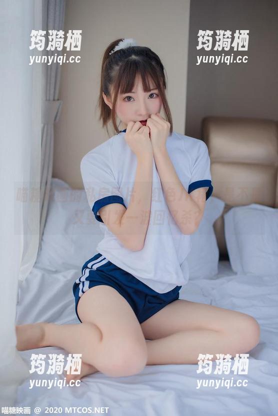 喵糖映画的私房图片，红色JK裙，是不是又要引发一波回忆杀？