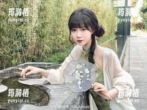 大肉丸Amiee 大肉丸Amiee:在伊斯塔凛的世界里,原图也能反逼我心疼