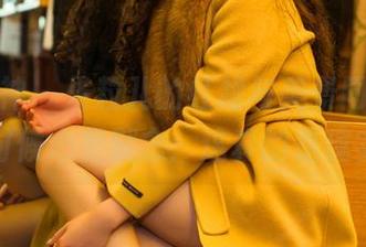 头条女神 – 米粒儿的红裙与美景同框，观看的时候心里默念：这真的是现实吗？