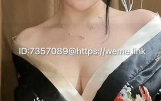 微密圈 – 奶雯与她的红色战衣，这图库里简直就是时尚神器