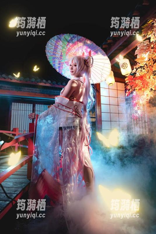 低调奢华的魅惑——如月灰赤发魅魔的写真图片