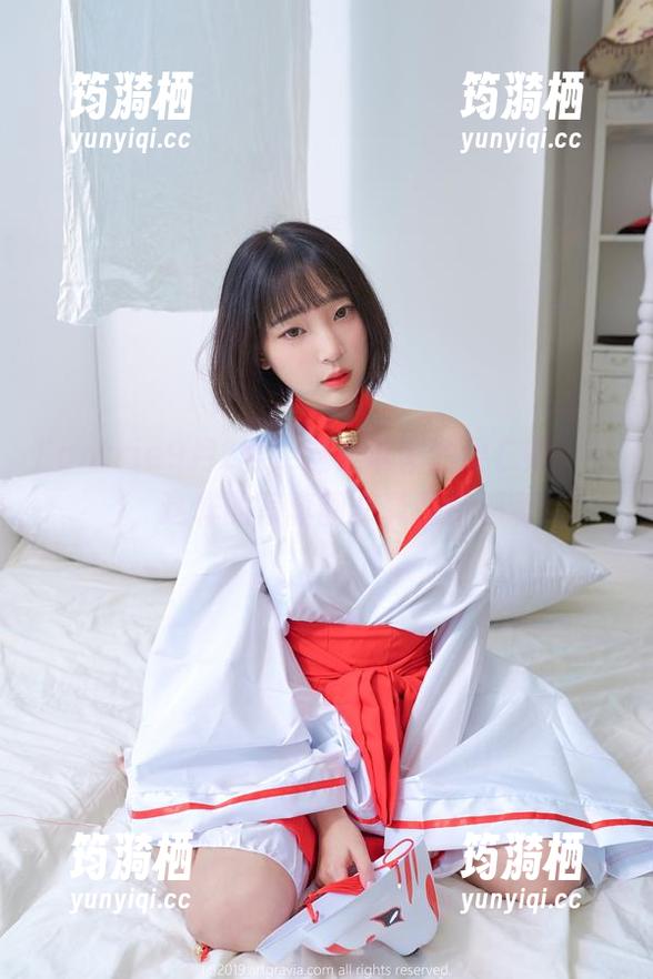Fantrie9月2号，这是谁家的姜仁卿(강인경)，这样的写真图集真是特别啊！