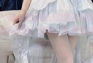 微密圈 – 来一波小萌子的全套长腿图包，腿的摆动告诉我：放松，享受这份美好就好！