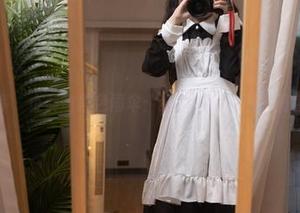少女秩序 – 小葵与黑色雨伞：细腻瞬间的写真图包大揭秘