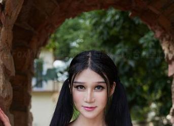 尤物馆 – 当FoxYini孟狐狸和短裤相遇：写真合集里的那些不经意的小精彩！