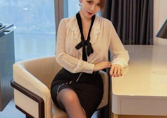 尤蜜荟 – 是小逗逗的护士姿态，写真集下载中，仿佛可以听见心跳声…