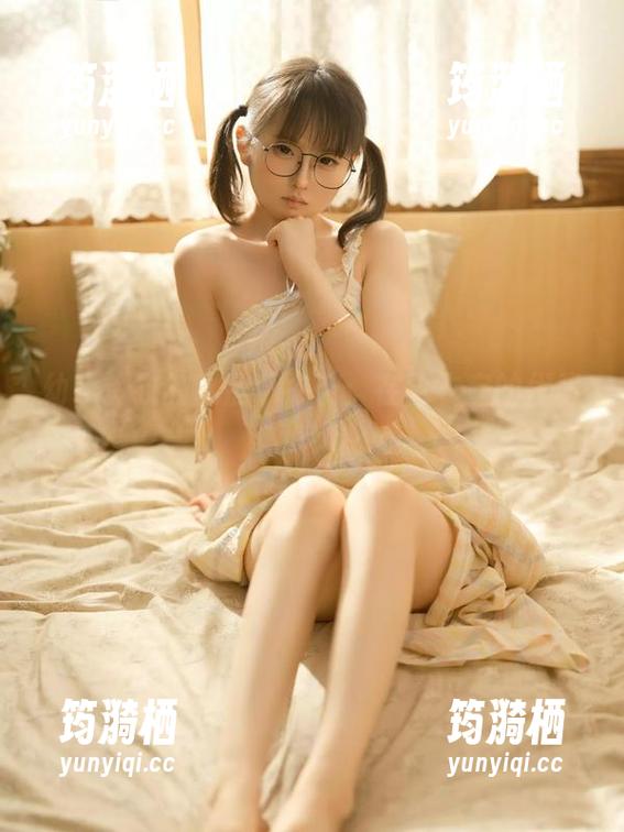 幼水铃衣的私房下午茶：在更衣室的优雅时光