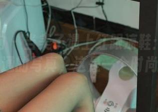 异思趣向 – 当美子遇上红跟凉鞋：这不是一张普通的写真，这是一个时尚奇迹！