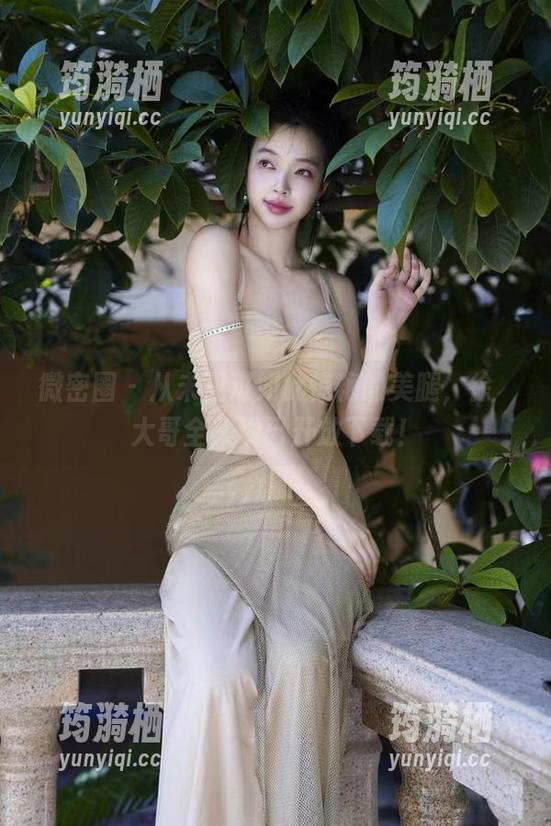 微密圈 - 从未见过如此惊艳的美腿，徐珺大哥全集现已开放下载！